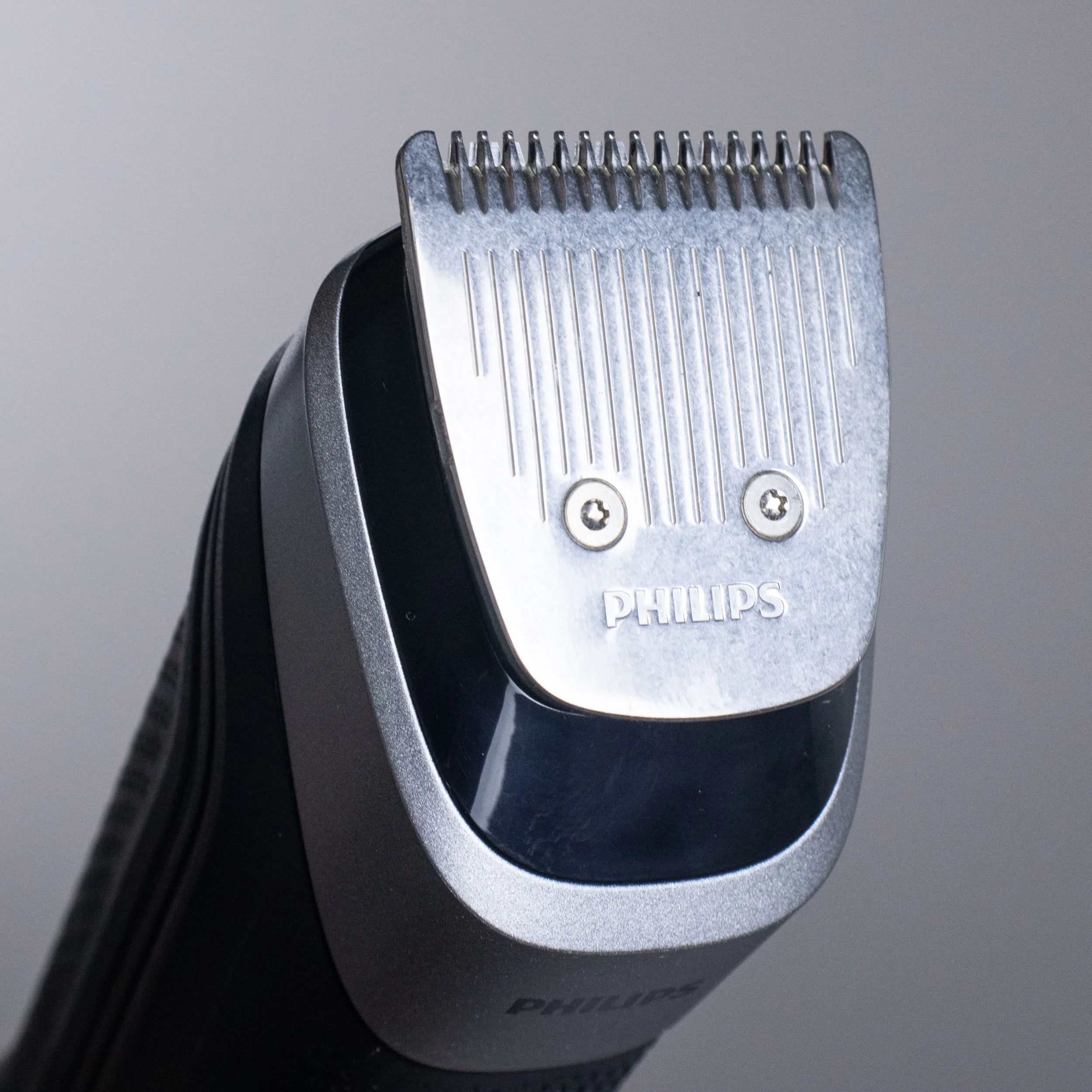 Philips Norelco Multigroom Series 5000 MG5910 18 Piece, Beard Face, Hair
